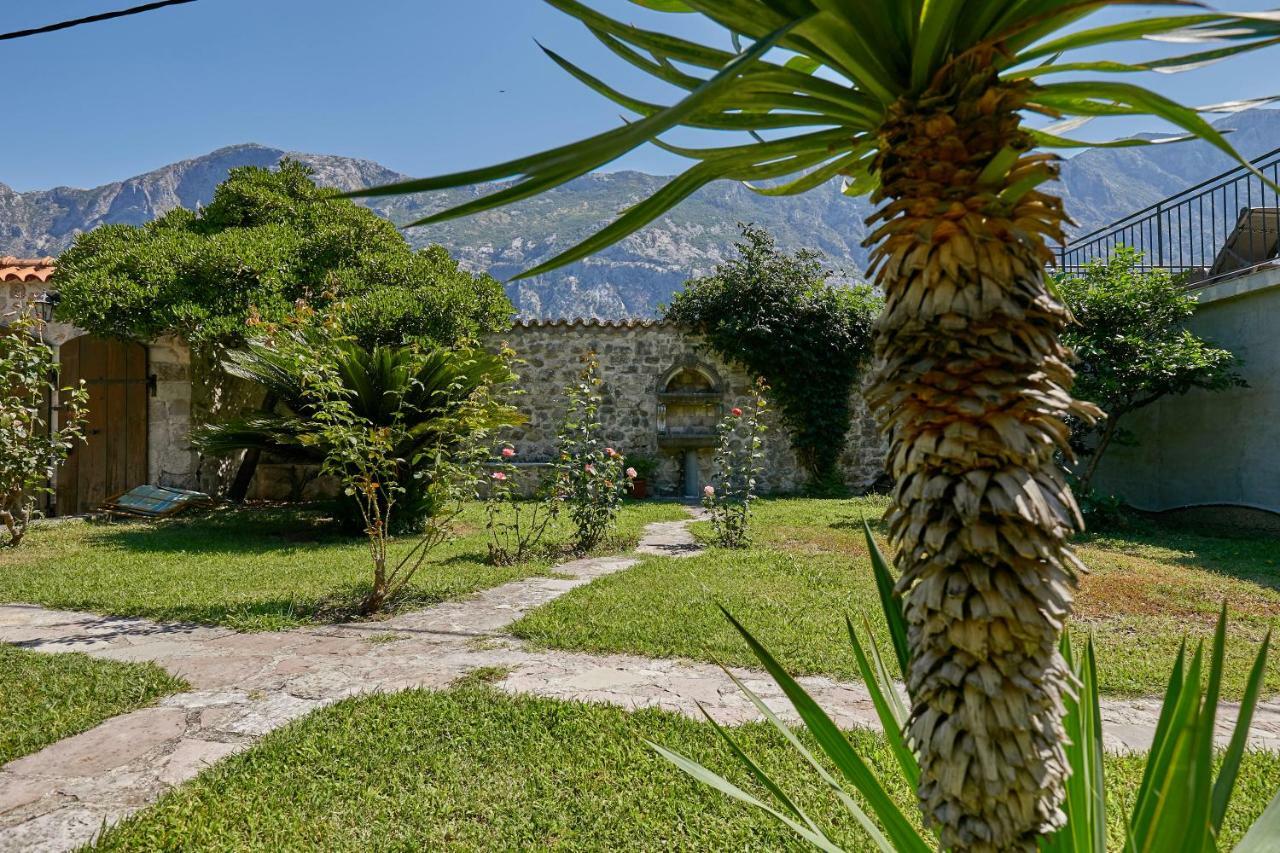 Mediterranean Holiday House & Apartments Kotor Exterior photo