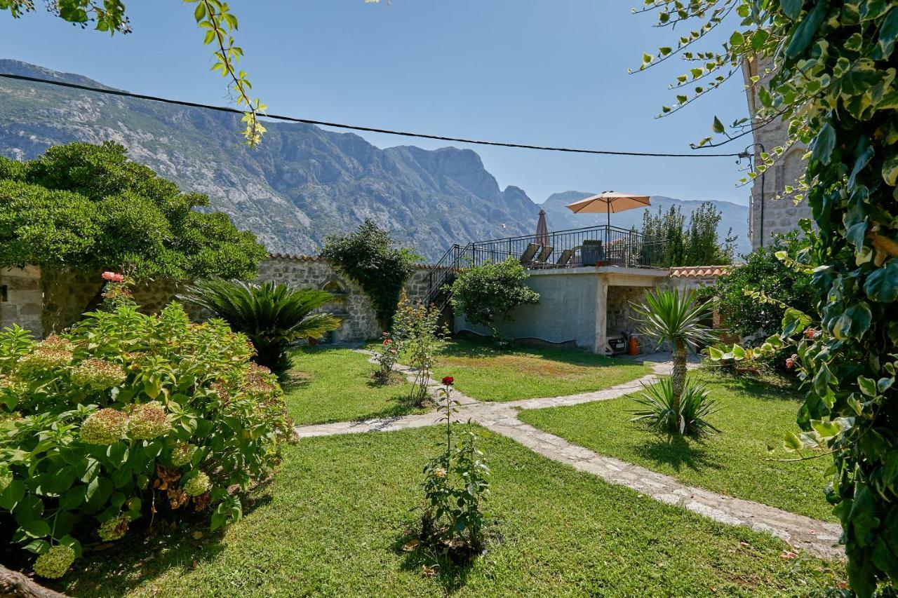 Mediterranean Holiday House & Apartments Kotor Exterior photo