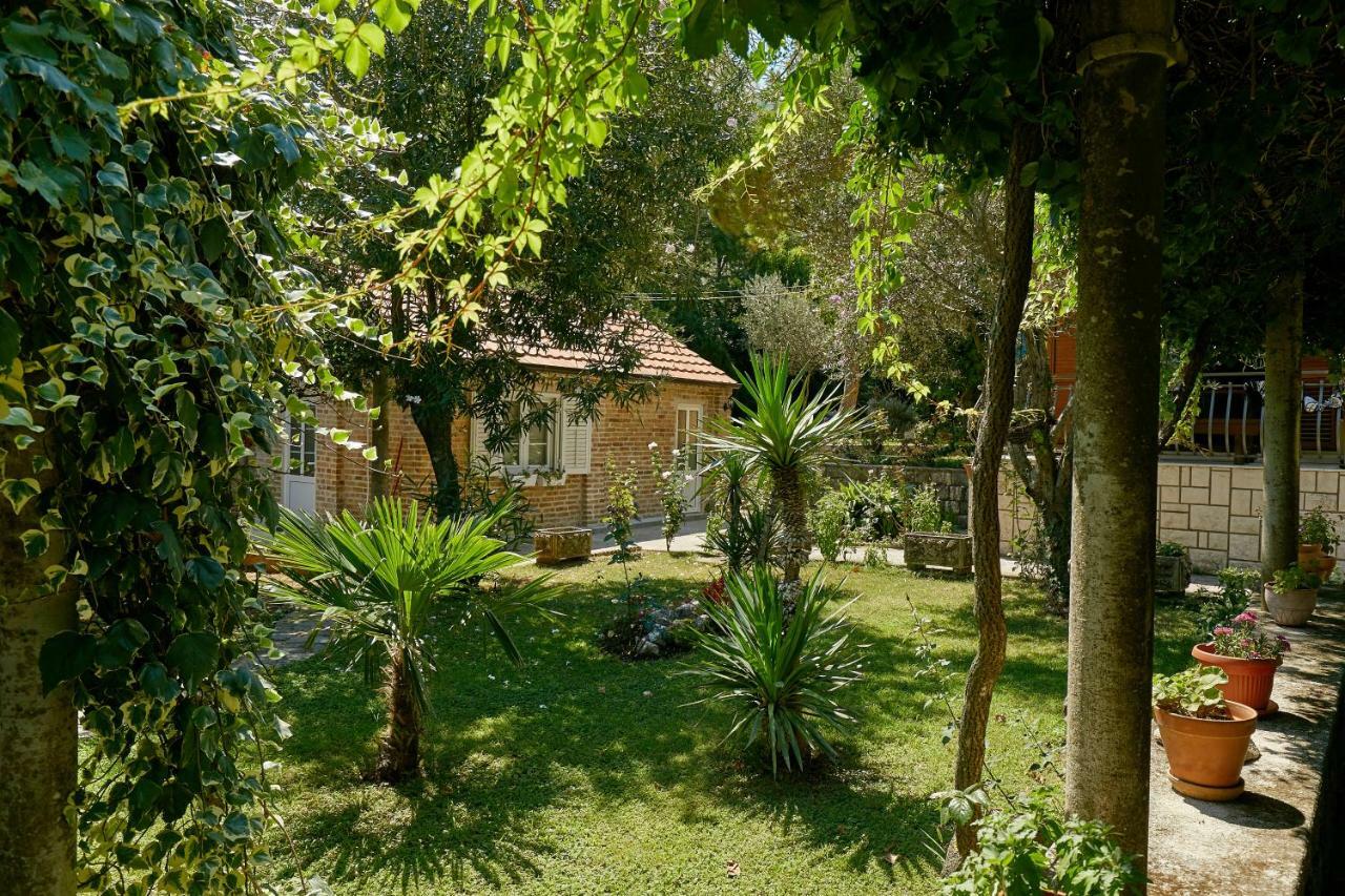 Mediterranean Holiday House & Apartments Kotor Exterior photo